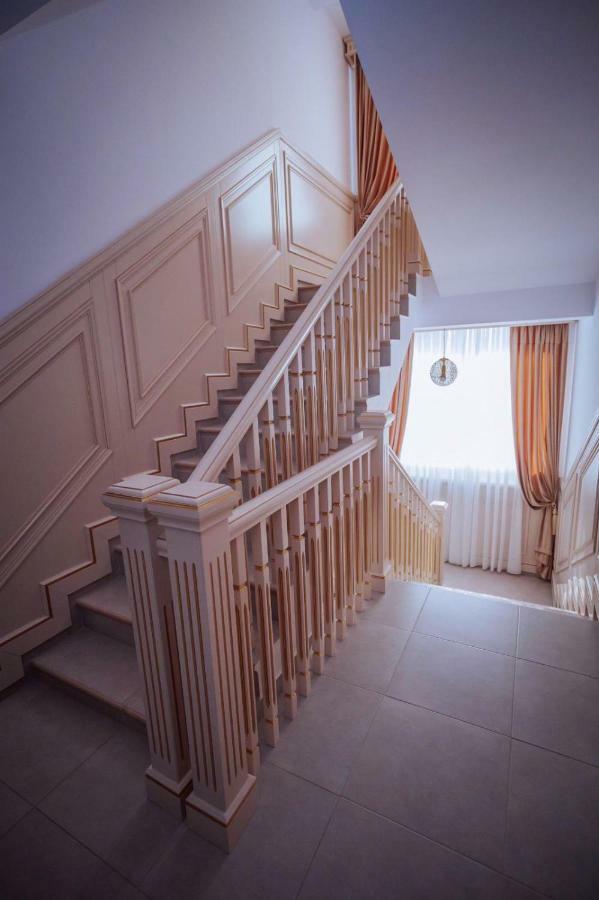 Hotel Glaris Tirgu Frumos Zewnętrze zdjęcie